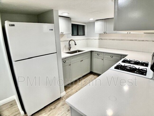 Foto del edificio - 555 E 3rd Ave