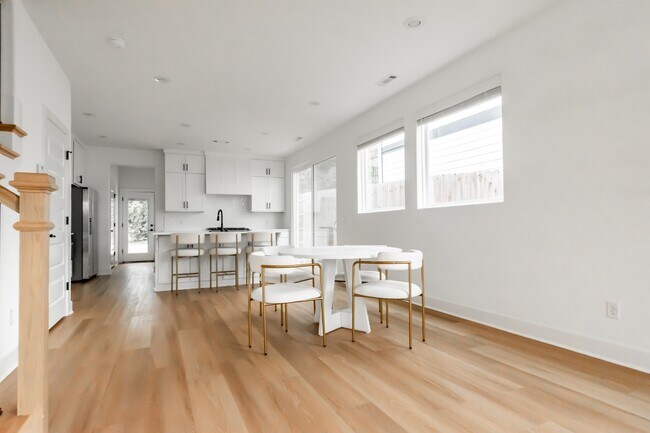 Building Photo - 1599 Brooks Ave