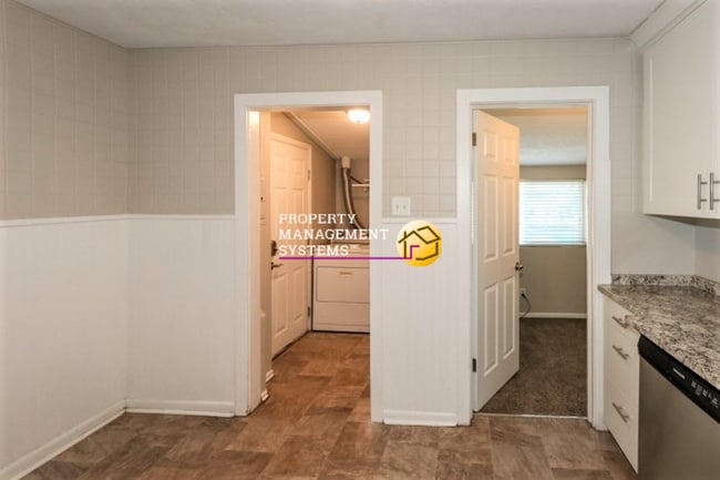 Photo - 2 Bedroom Salt Lake Duplex - All Utilities Included! Townhome