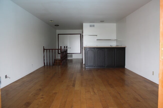 Photo - Los Caballeros #007 Apartment