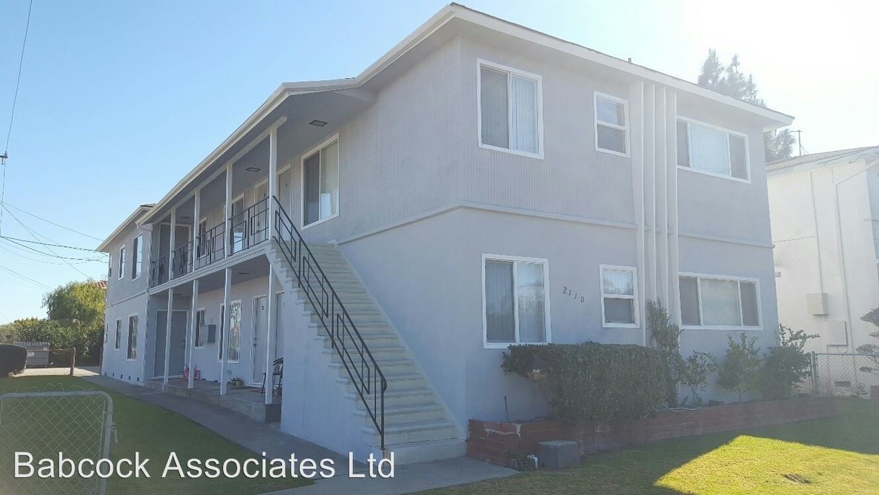 Primary Photo - 2110 Aviation Way
