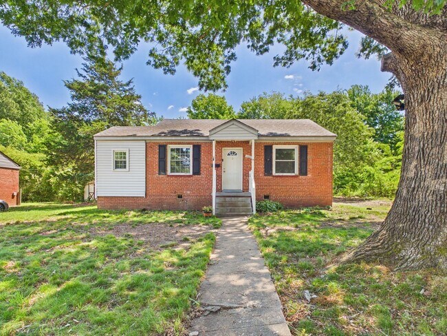 Foto del edificio - 4605 Eastover Ave