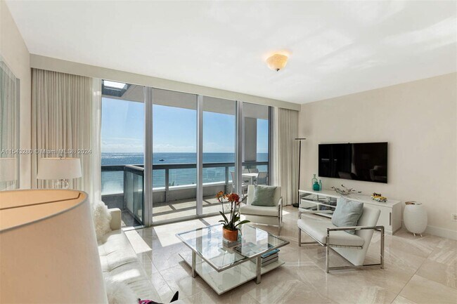 Foto del edificio - 6899 Collins Ave