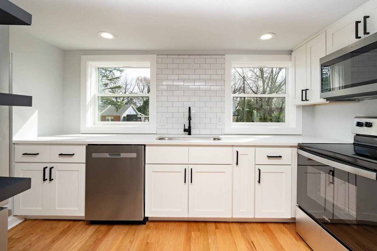Foto principal - 210 Lincoln Ct