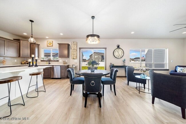 Foto del edificio - 2743 N Neptune Street