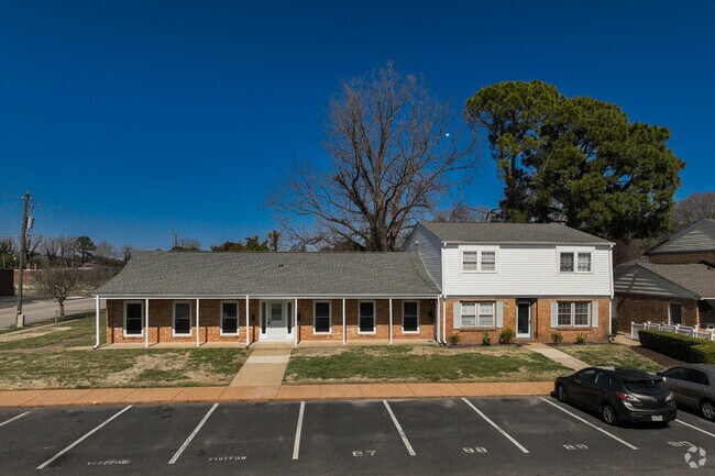 Foto del edificio - 6124 Lexington Ct