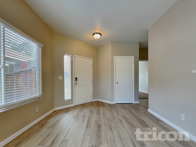 Foto del edificio - 9615 Stoney Creek Way