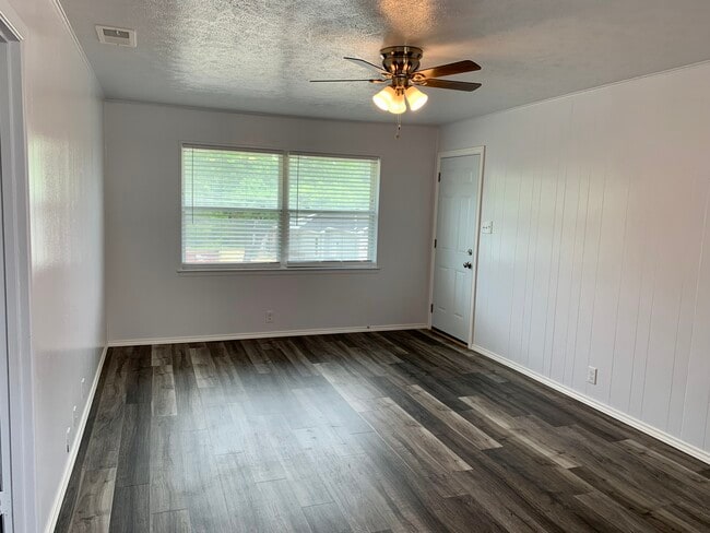 Foto del edificio - 305 Thomas St