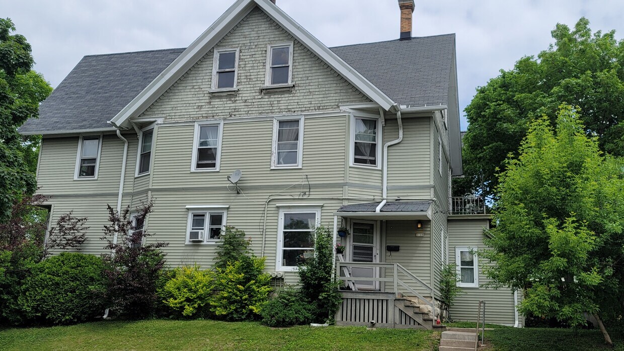 Primary Photo - 2502 N Frederick Ave
