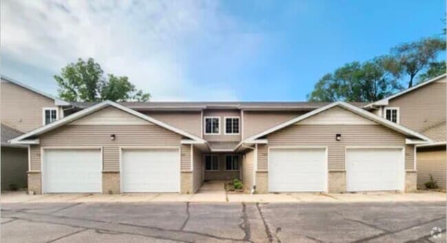 Building Photo - 5120 N Walbridge Ave