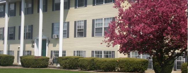 Foto del edificio - Manor Village Apartments