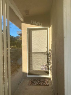 Entrada - 7851 1/2 Flight Ave