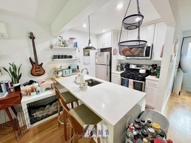 Building Photo - 1 bedroom in BROOKLYN NY 11216