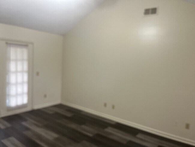 Foto del edificio - Harmon Estates Available! Available NOW!