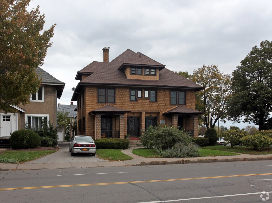 1706 East Ave, Rochester, NY 14610 Apartments in Rochester, NY