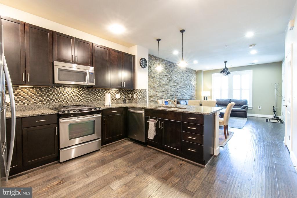 Foto principal - 2203 Richmond Hwy