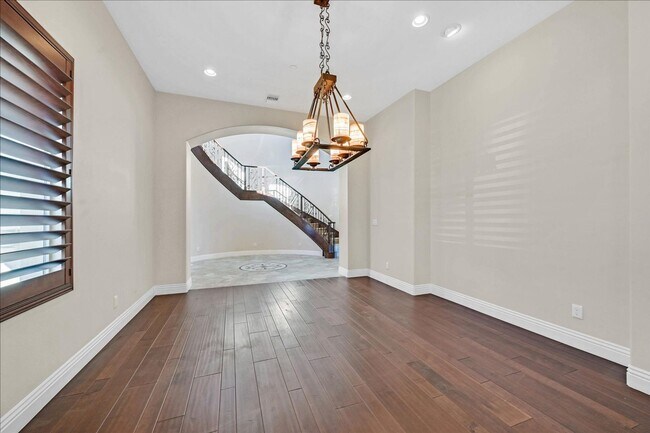 Foto del edificio - Custom Luxury Home with Strip and Mountain Views!