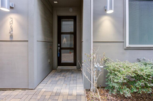 Building Photo - 339 Eado Park Cir