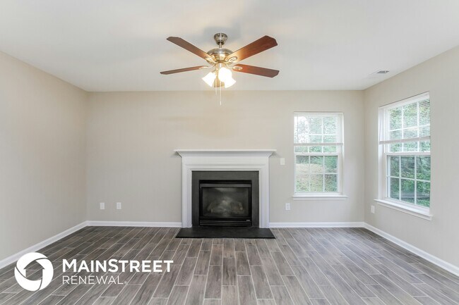 Foto del edificio - 807 Swearngan Ridge Ct