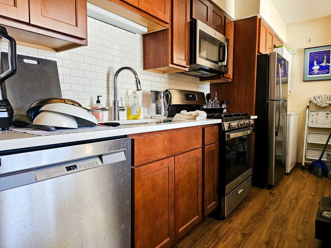 Building Photo - 3461 S Archer Ave