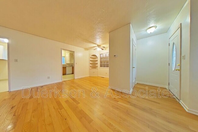 Foto del edificio - 2859 NW Lincoln Ave