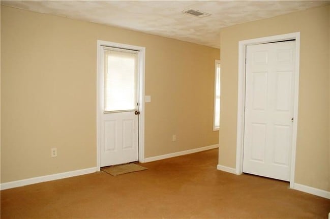 Building Photo - 3715 Millers Pond Way SW