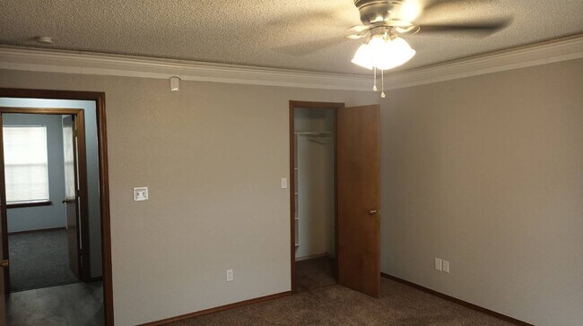 Foto del edificio - 11713 N 112th E Ave