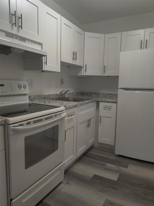 Foto del edificio - 5950 NE 18th Ave