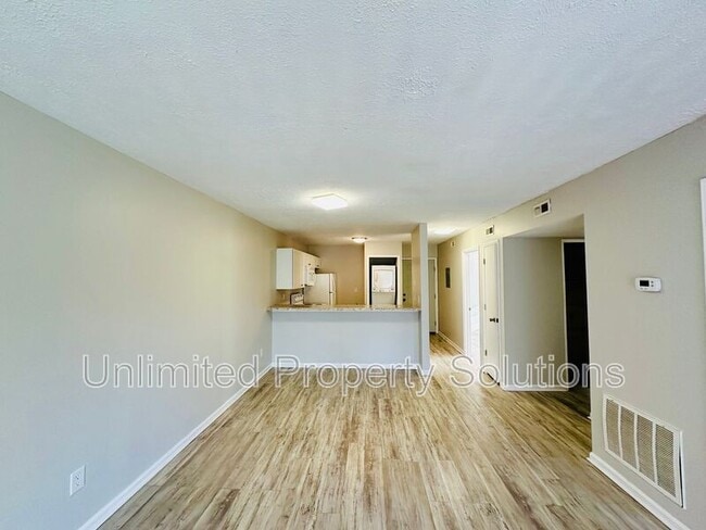 Building Photo - 213 Sunn Aire Ct