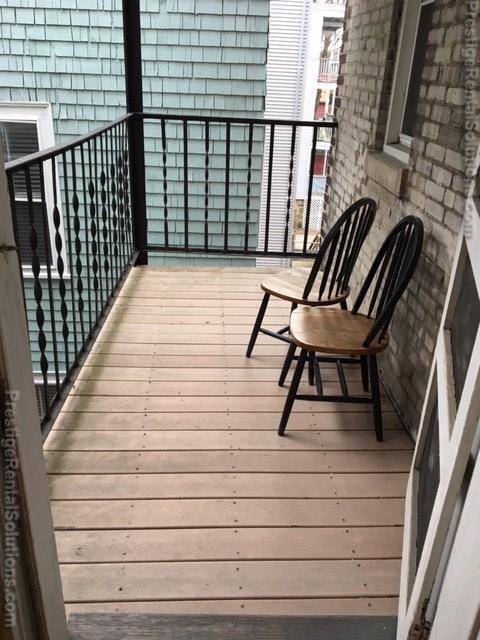 Building Photo - 170 Kelton St