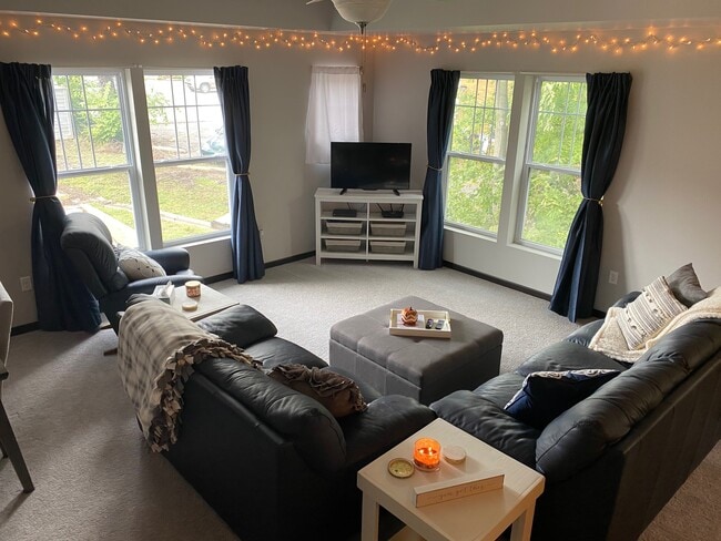 Building Photo - 623 S Lucas St Building Photo - 623 S Lucas St