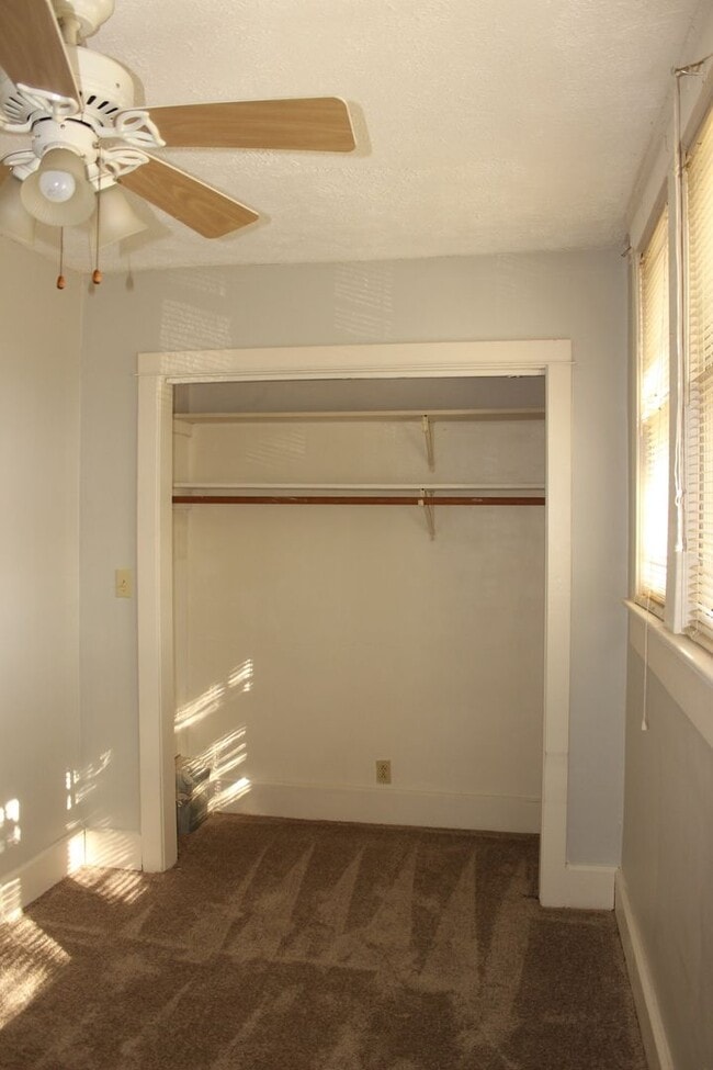 Building Photo - PRELEASING for AUGUST! Close to Campus: Dishwasher and Washer/Dryer Included