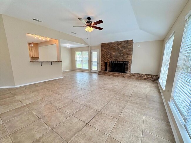 Building Photo - 318 Drury Ln