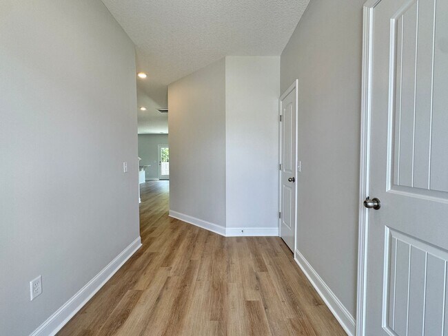Foto del edificio - AVAILABLE SEPTEMBER 2025 [PET FRIENDLY]