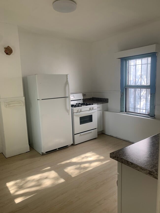 Building Photo - 117 Garner Ave