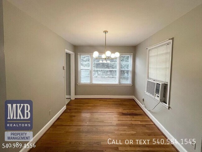 Foto del edificio - 2314 Wycliffe Ave SW