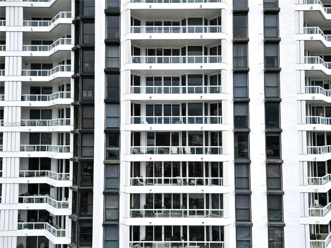 Building Photo - 21055 Yacht Club Dr