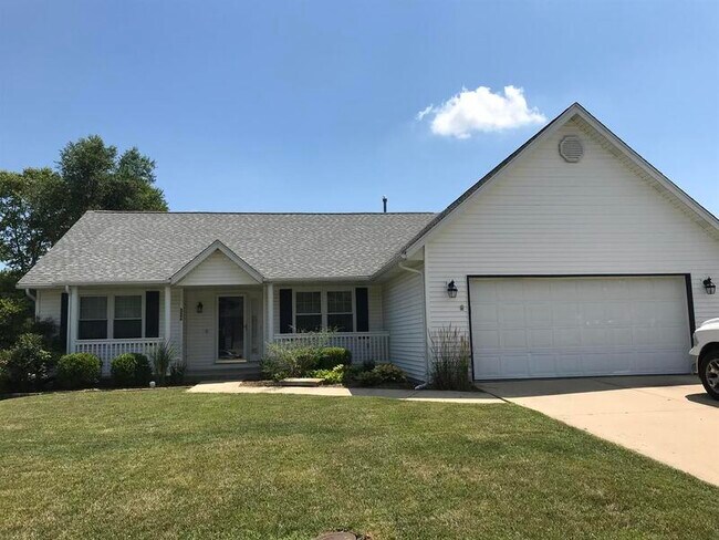 Building Photo - 3246 Hunters Way