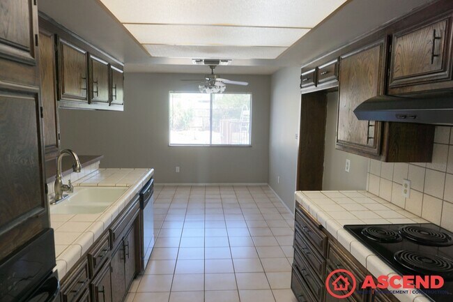 Building Photo - 3 Bedroom Home Off Ming and Ashe Rd!