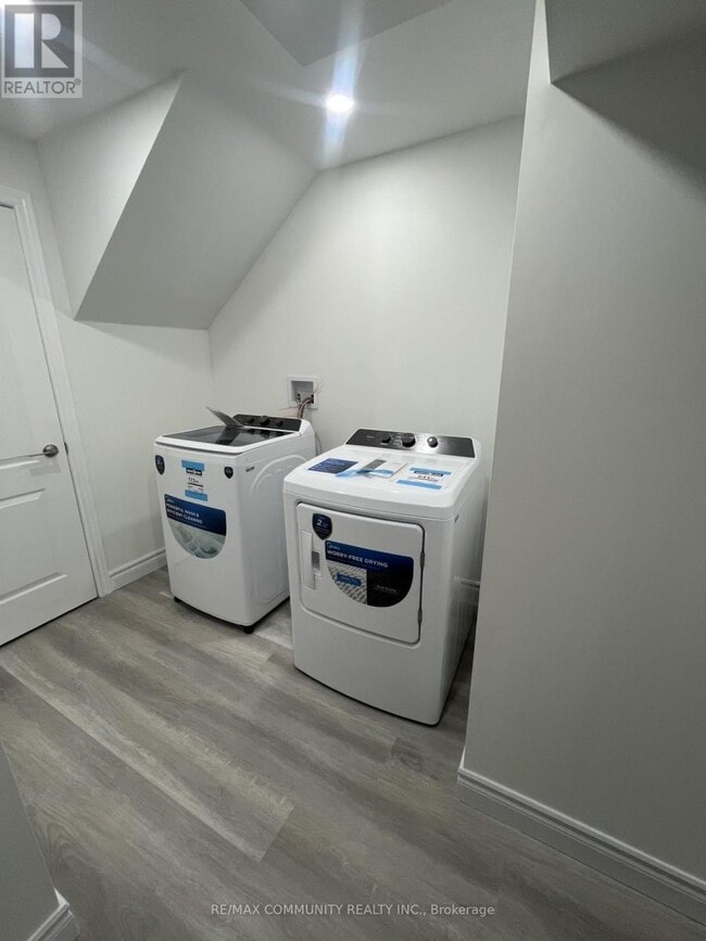 Building Photo - 387 Tennant Cir