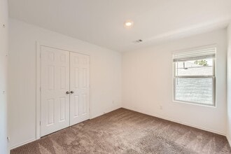 Building Photo - 1352 Winding Willow Dr