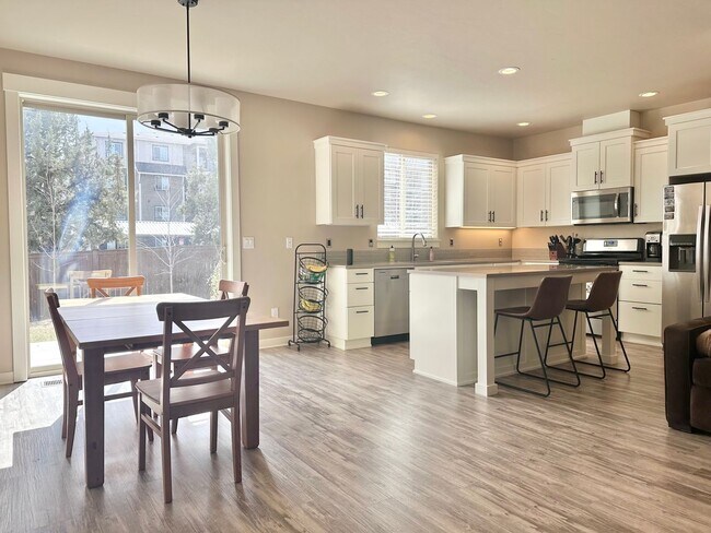 Foto del edificio - Beautiful 3 Bed, 2.5 Bath in Bend!