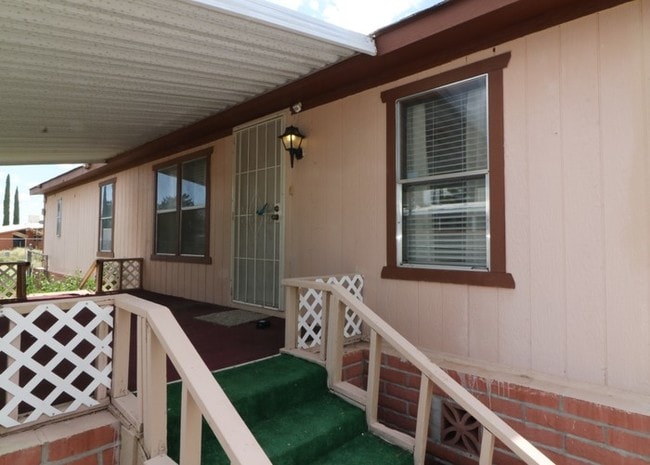 Building Photo - 5236 e finch circle, sierra vista az