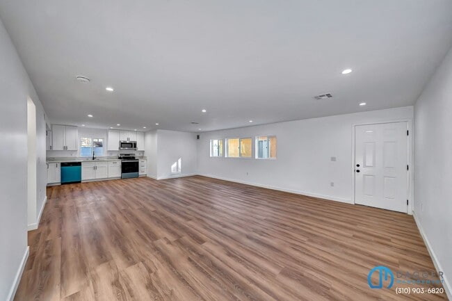 Foto del edificio - 11845 Hamlin St