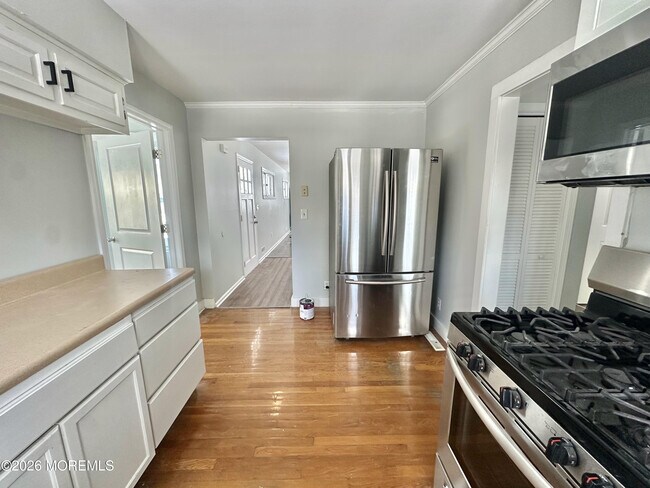 Building Photo - 80 Larkin Pl