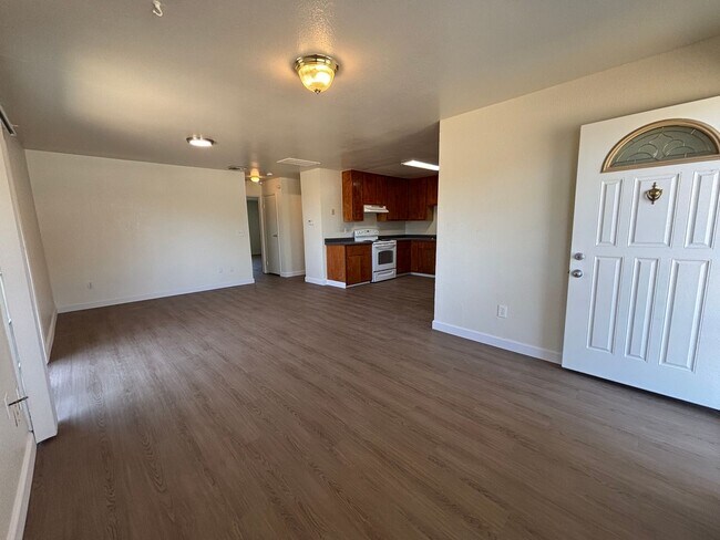 Foto del edificio - 6801 Woodbine Ave