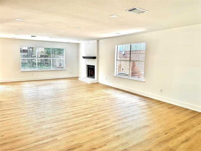Building Photo - 17518 Klamath Falls Dr