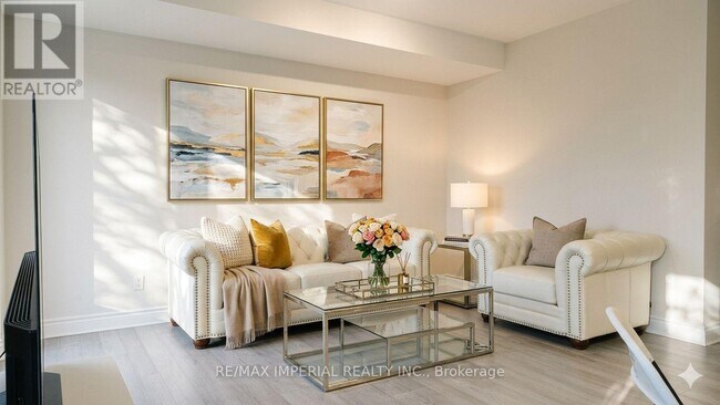 Photo du bâtiment - 2 Clairtrell Rd