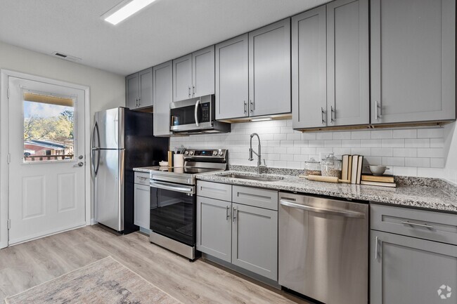Building Photo - West Oak Apartments