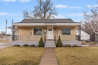 Building Photo - 153 Country Club Dr